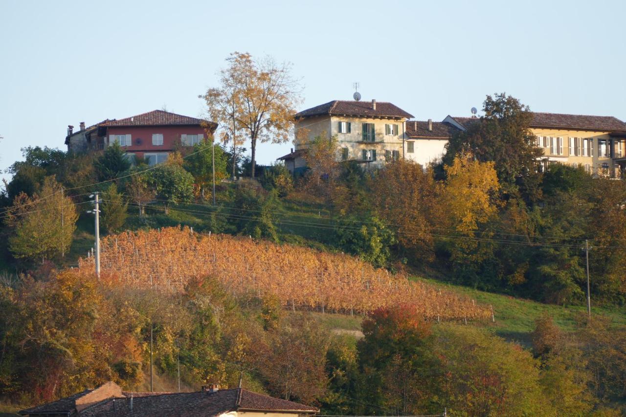 Hostal Il Grillo Parlante Monforte dʼAlba Exterior foto