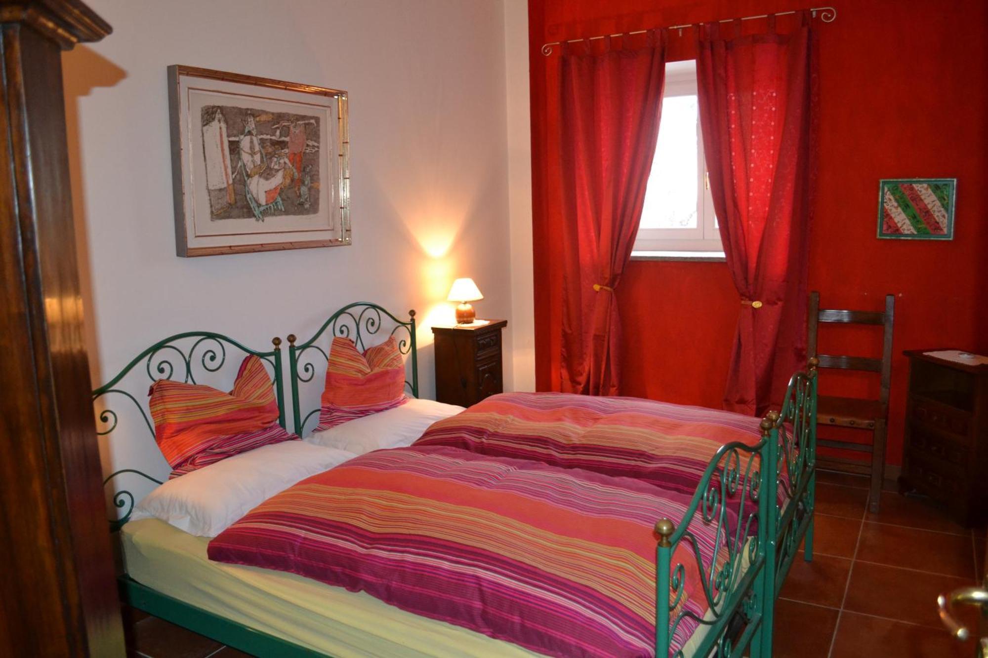 Hostal Il Grillo Parlante Monforte dʼAlba Exterior foto