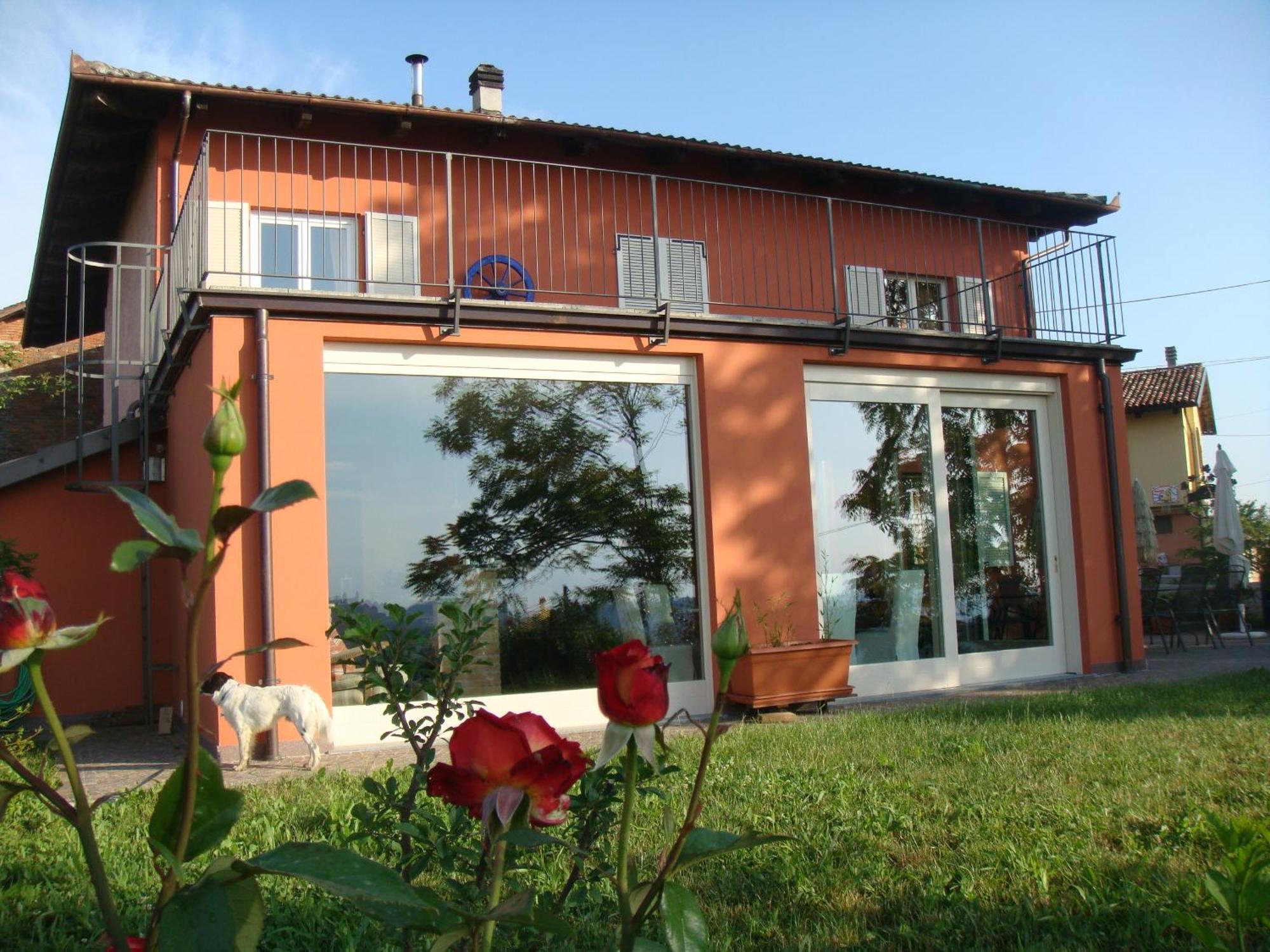 Hostal Il Grillo Parlante Monforte dʼAlba Exterior foto