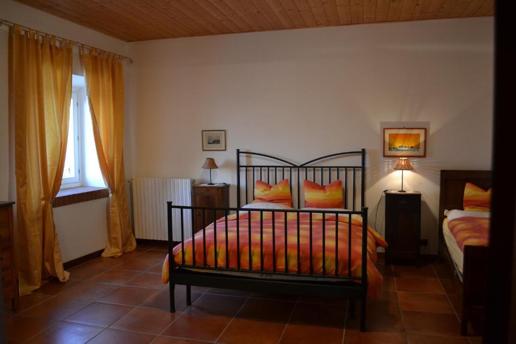 Hostal Il Grillo Parlante Monforte dʼAlba Habitación foto