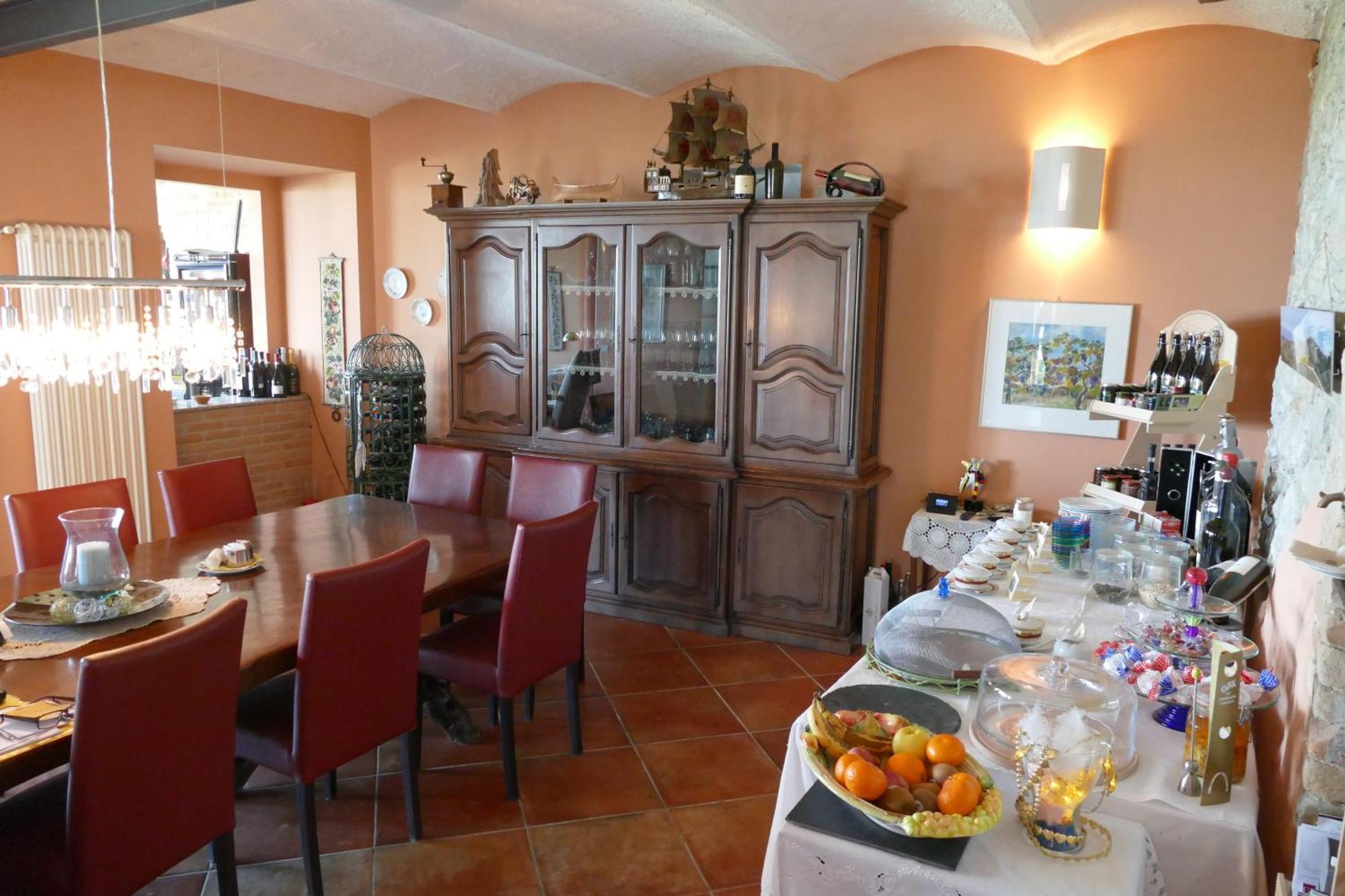 Hostal Il Grillo Parlante Monforte dʼAlba Exterior foto