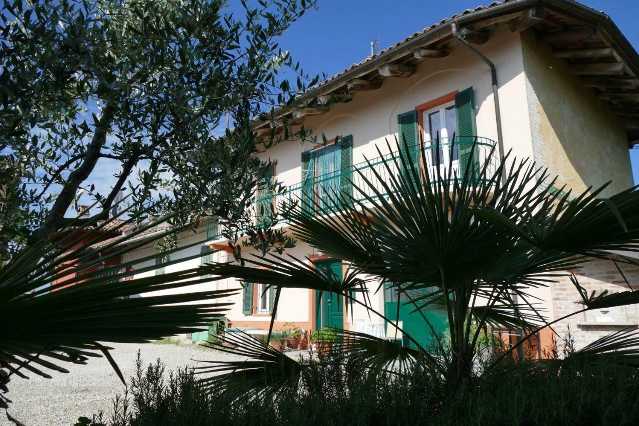 Hostal Il Grillo Parlante Monforte dʼAlba Exterior foto